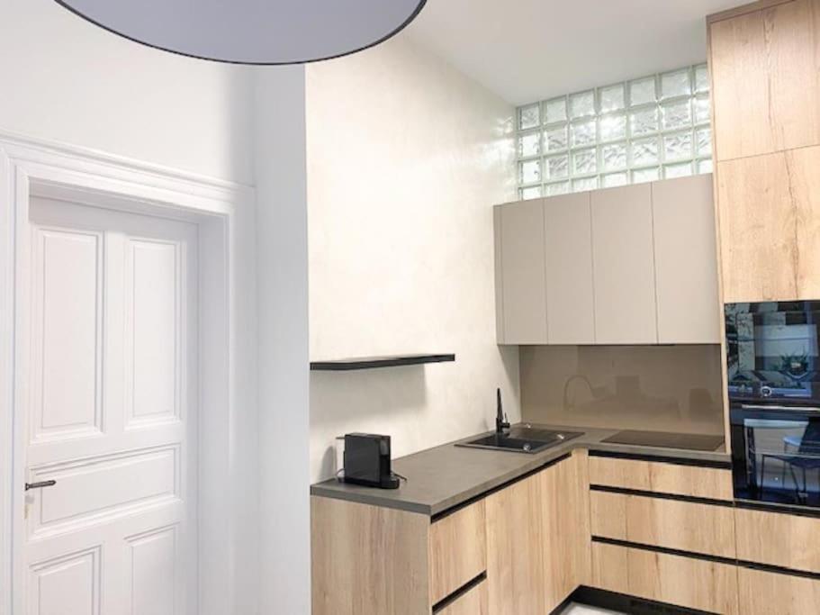 Capitol Deluxe Apartment Прага Екстер'єр фото